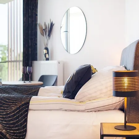 Luxurious Near The In Apartment *